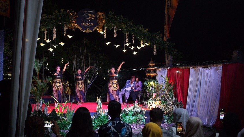 Penari Theatrikal Sendra Tasik Kunang Kunang Kebudayaan
